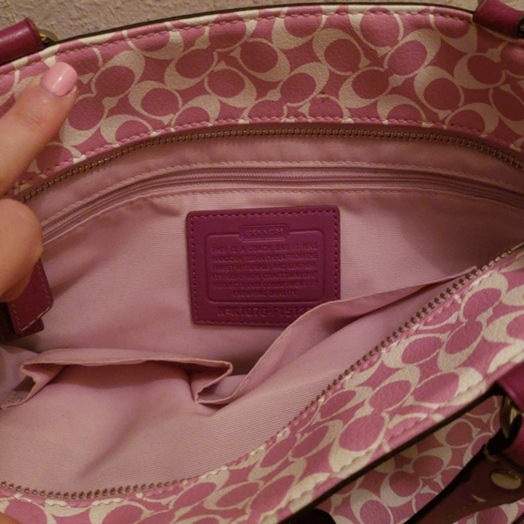 Handbag - Picture 2 of 2